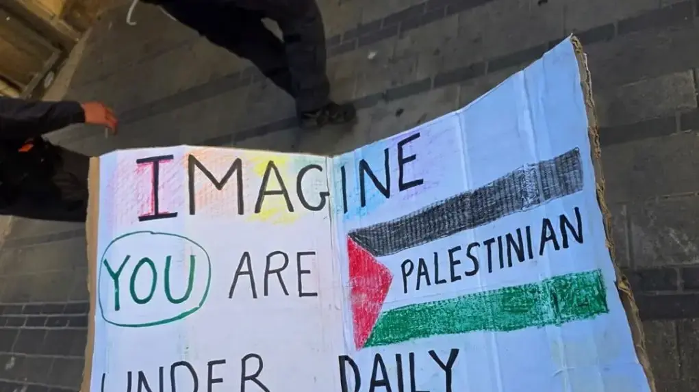 כרזה מההפגנה לציון "59 שנות כיבוש" שבה נעצר  רובין טרביה