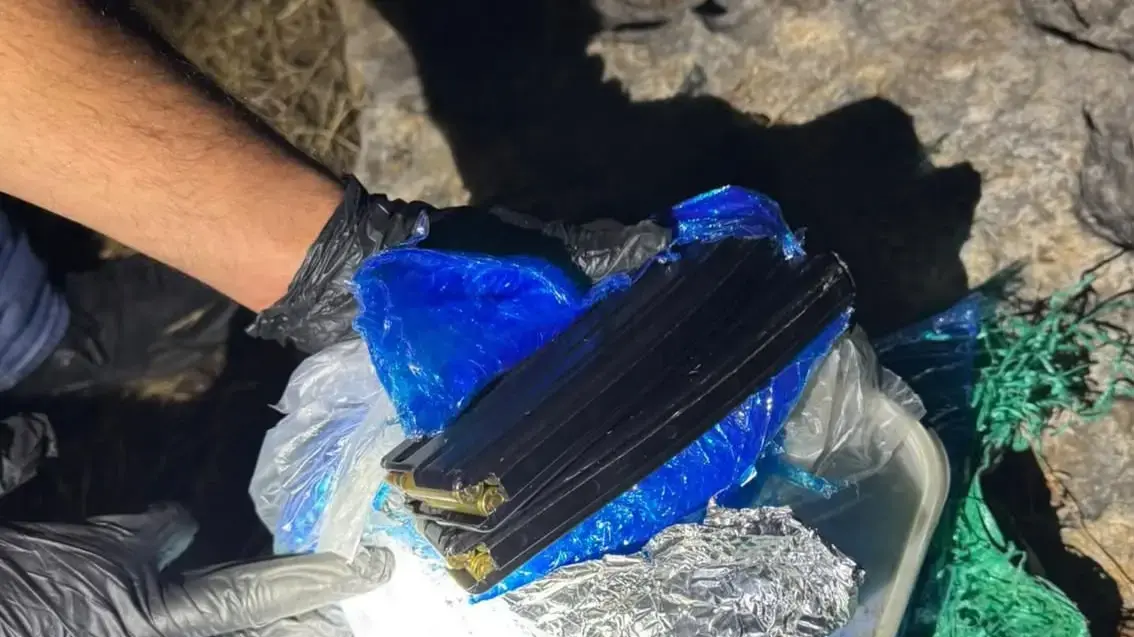 אמל"ח שנתפס בידי תושב הצפון שחבר לארגון הטרור חמאס, ניסה לרכוש M16 ותכנן לבצע פיגוע אמל"ח שנתפס בידי תושב הצפון שחבר לארגון הטרור חמאס, ניסה לרכוש M16 ותכנן לבצע פיגוע