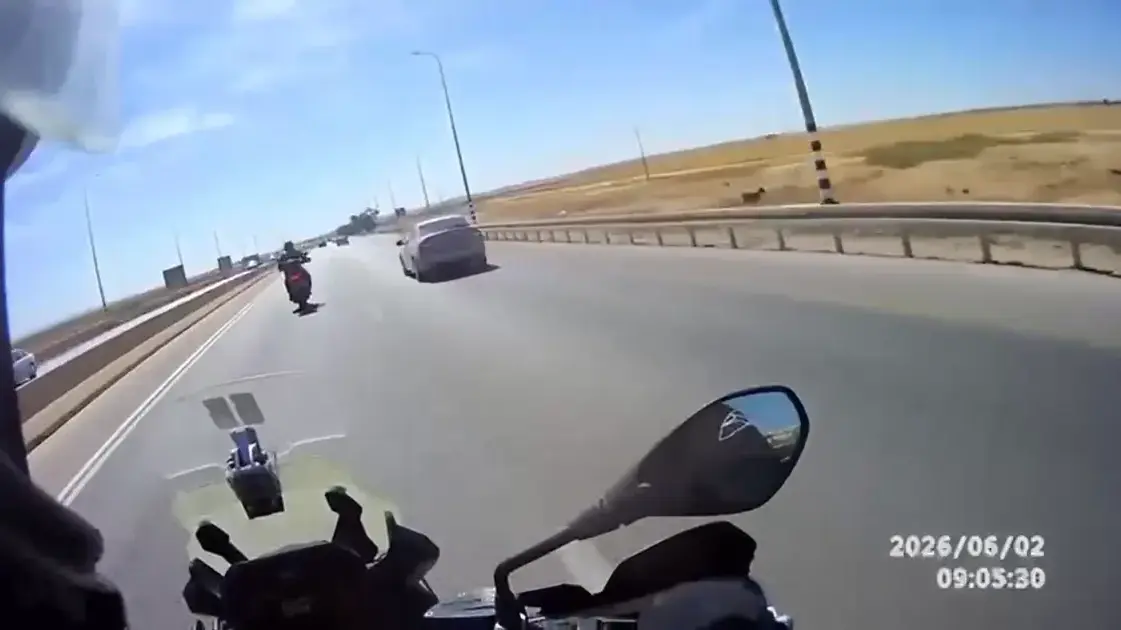תיעוד של נהג מתפרע ובורח מהשוטרים בכביש 25