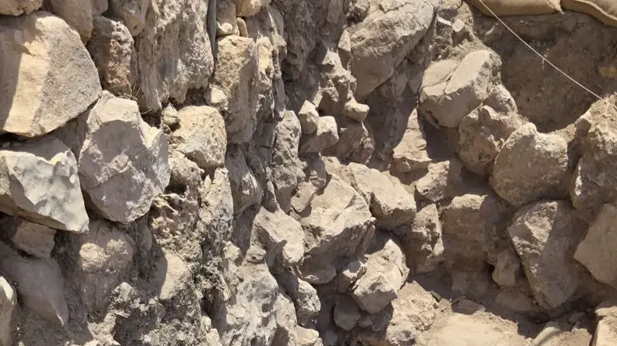 ממצא יוצא דופן בשילה הקדומה: נחשפו כדים בני אלפי שנים ממצא יוצא דופן בשילה הקדומה: נחשפו כדים בני אלפי שנים