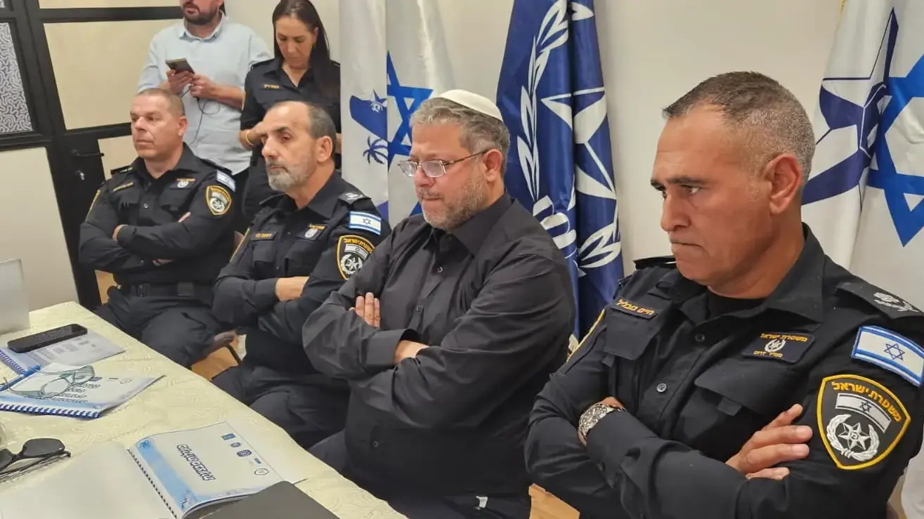 ניצב חיים בובליך עם המפכ"ל דני לוי והשר איתמר בן גביר. 15 ביוני 2026 