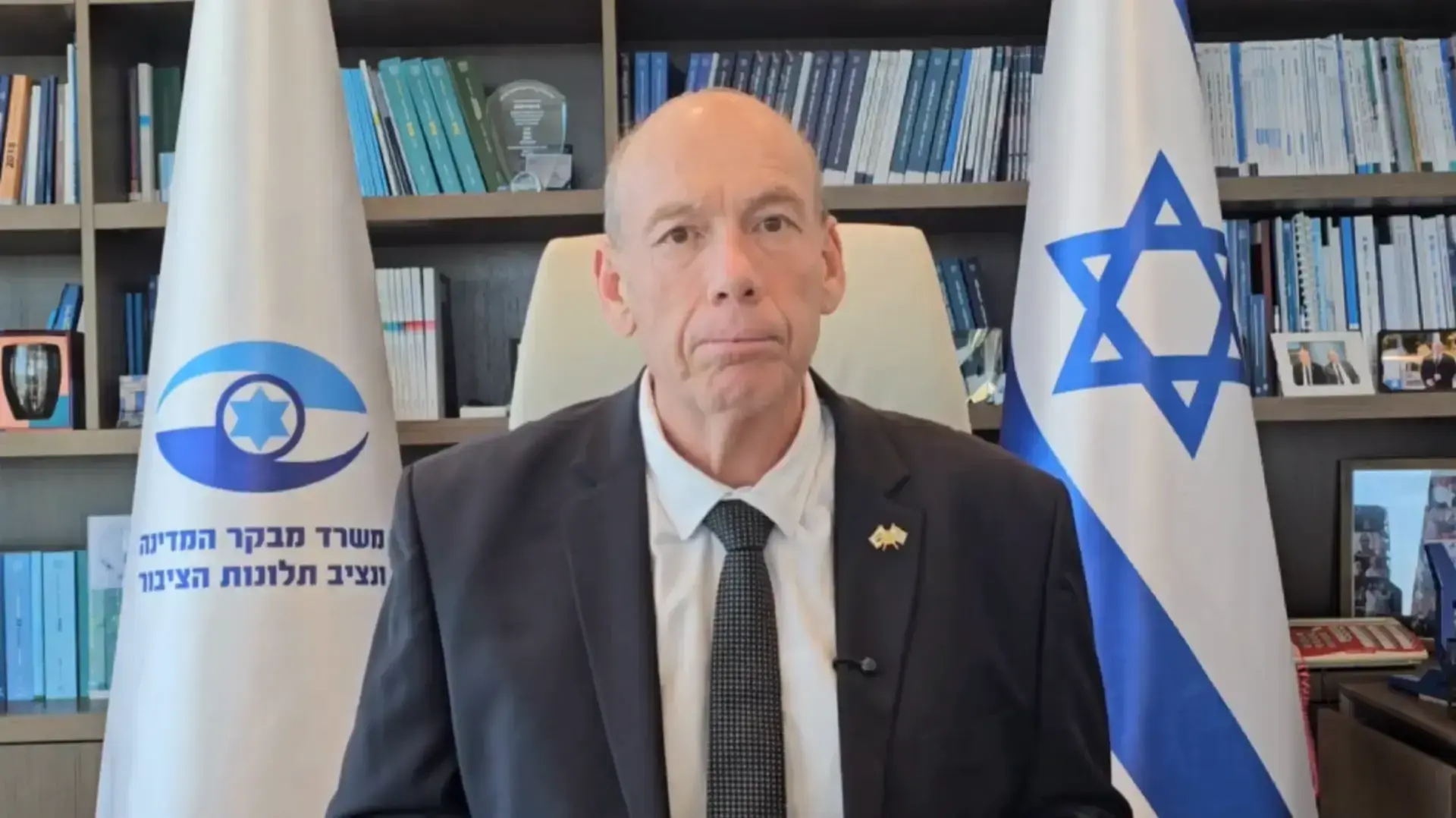 מבקר המדינה מתניהו אנגלמן על הקושי בגיוס ושימור עובדים סוציאליים