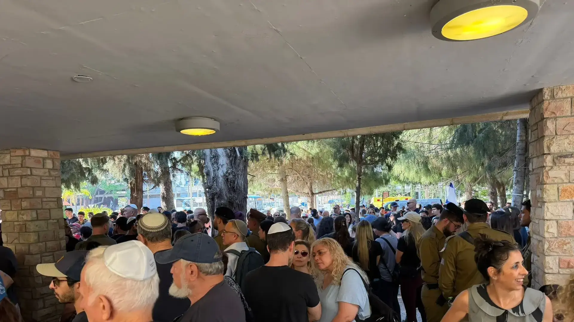 הלווית סמ"ר ליאב כבביה, בית עלמין צבאי כפ"ס. 21 ביוני 2026 הלווית סמ"ר ליאב כבביה, בית עלמין צבאי כפ"ס. 21 ביוני 2026