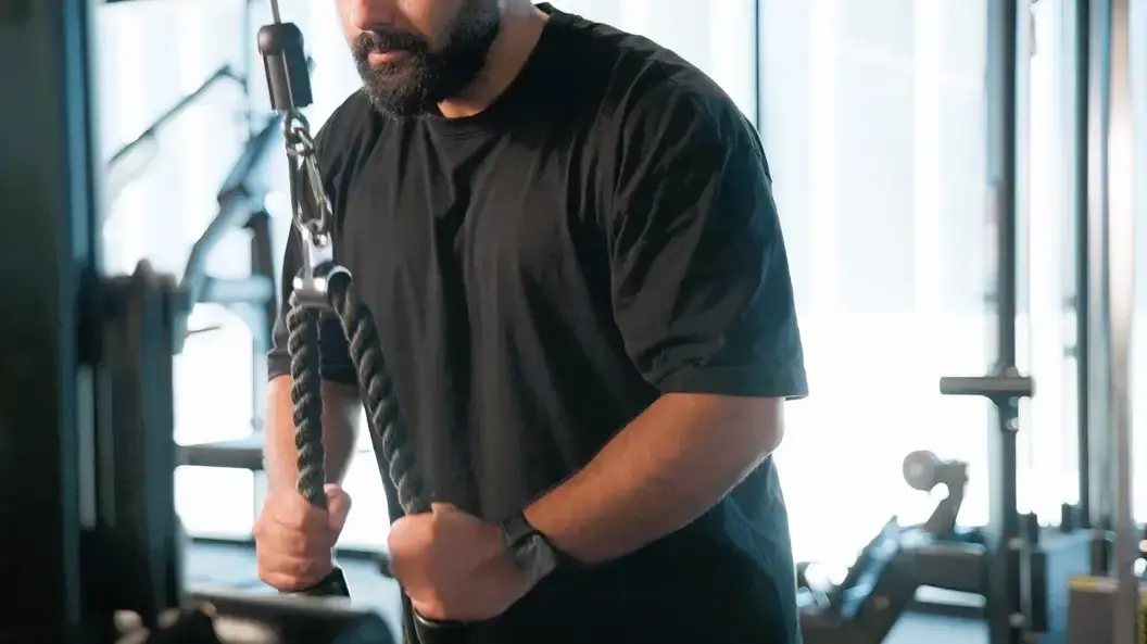 פשיטת מרפק בפולי עליון