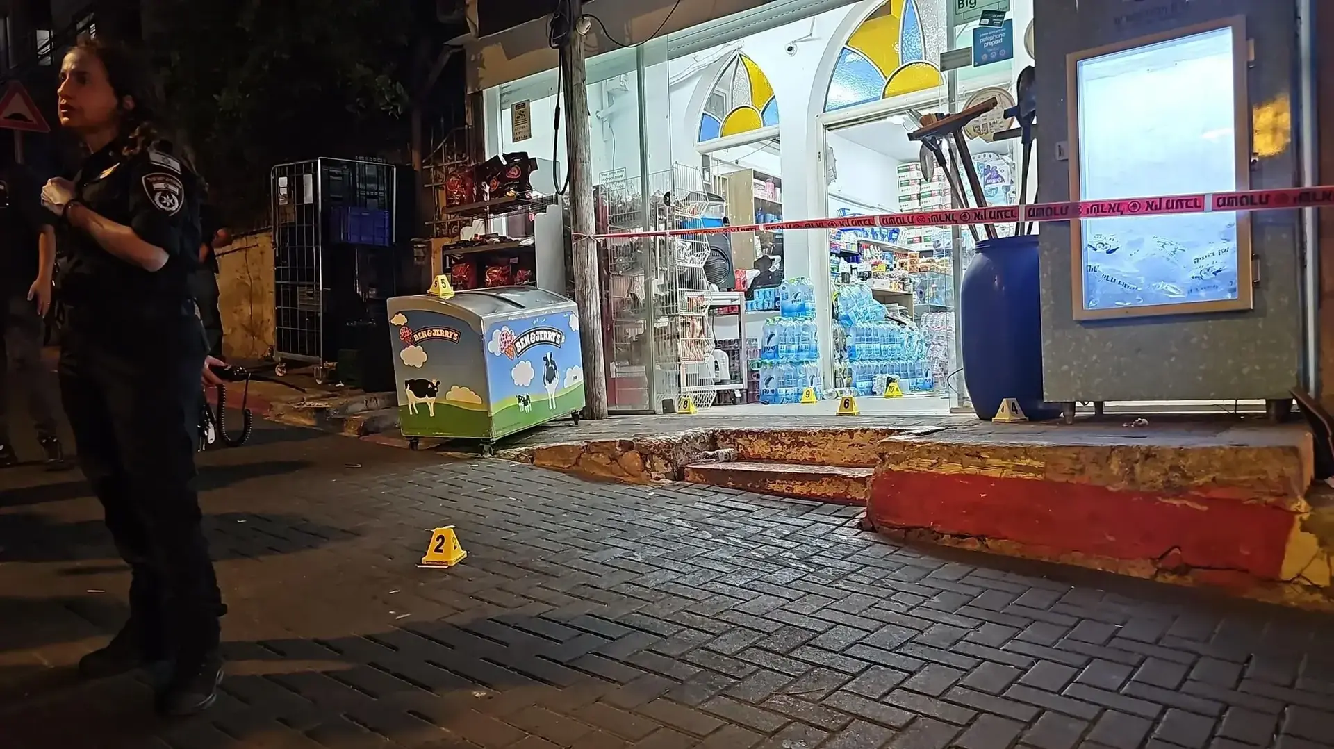 תיעוד מזירת הירי ביפו בה נרצח נער בן 15
25.06.26 תיעוד מזירת הירי ביפו בה נרצח נער בן 15
25.06.26