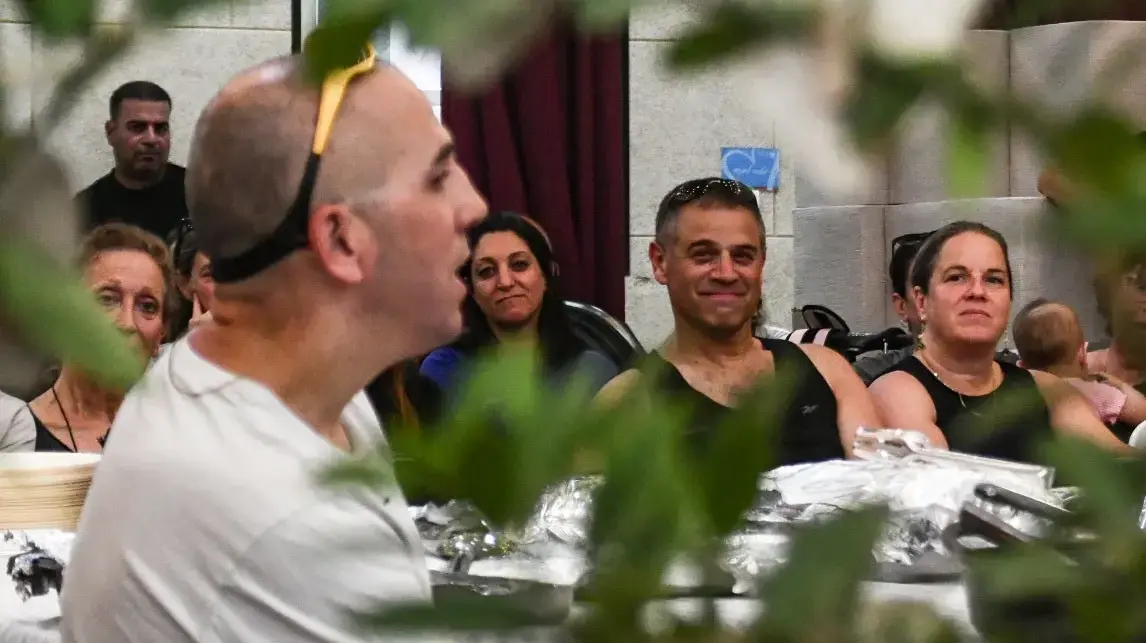 דורון זקצר