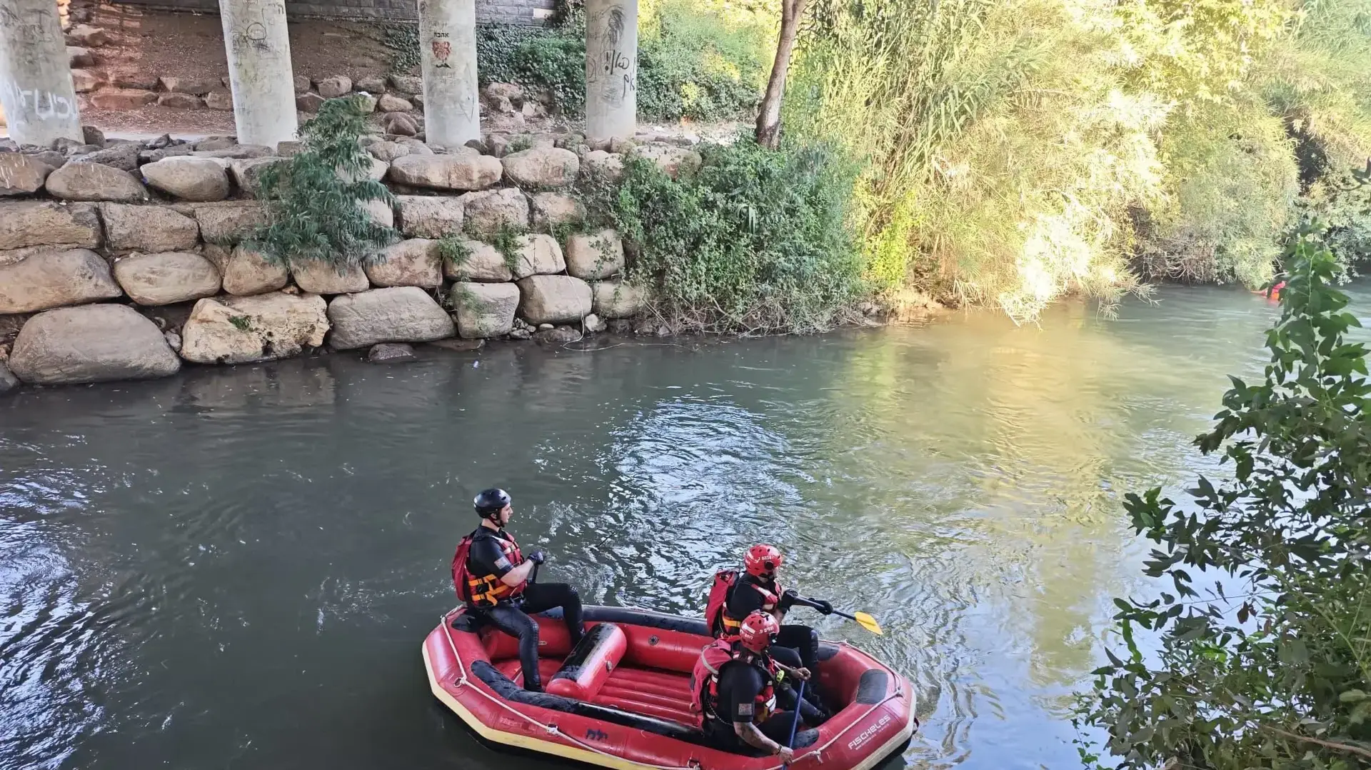 סריקות אחר שתי נערות שנסחפו בנהר הירדן, סמוך ללהבות הבשן
27.06.26
