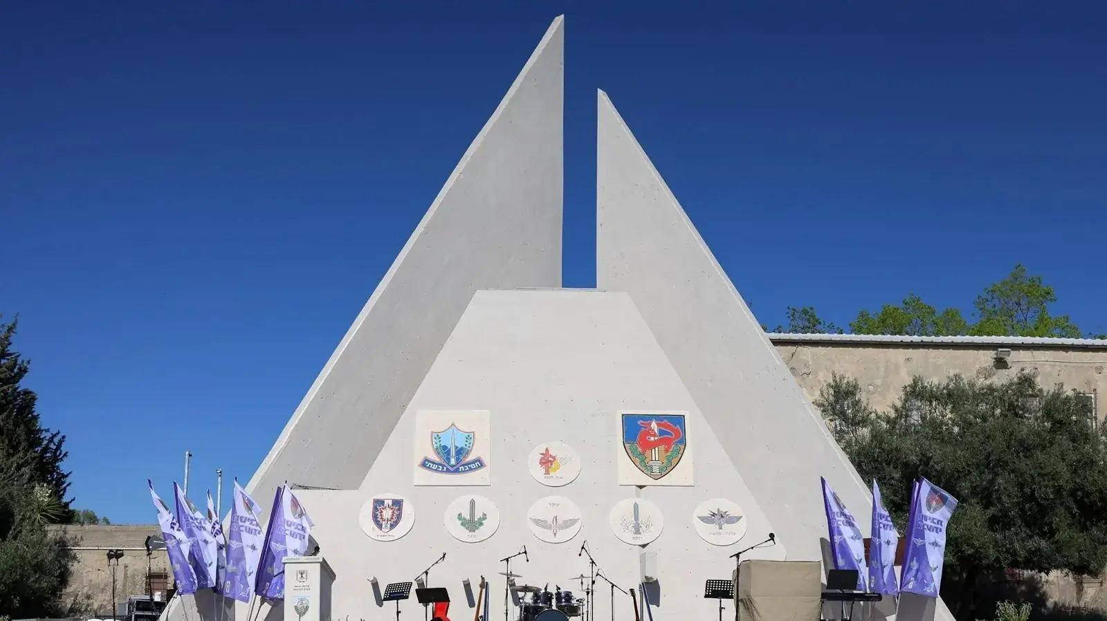 אנדרטה לזכר נופלי חטיבת גבעתי במצודת יואב
29.06.26