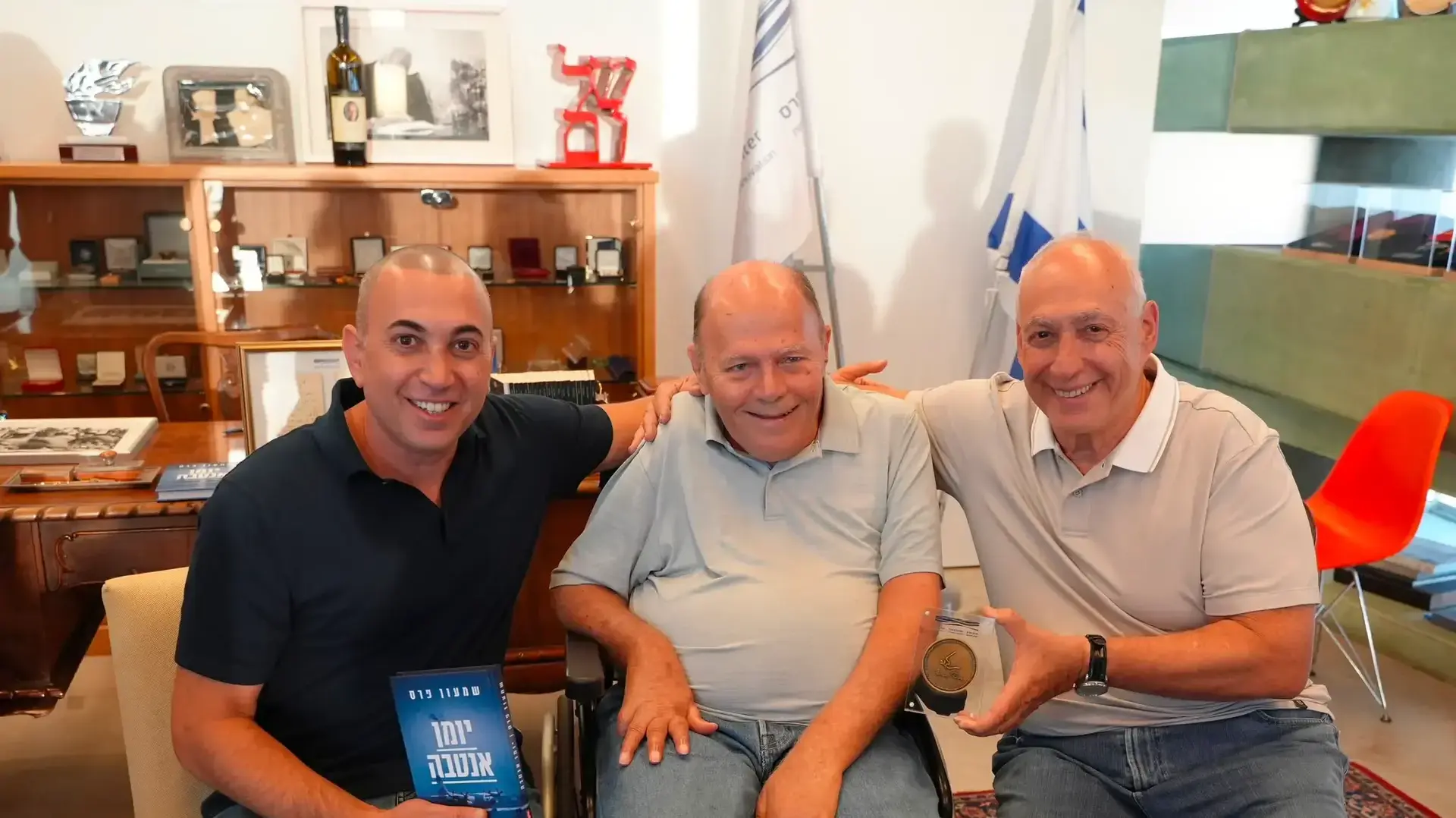 סורין הרשקו עם יו"ר מרכז פרס לשלום ולחדשנות חמי פרס ועם נדב פרס