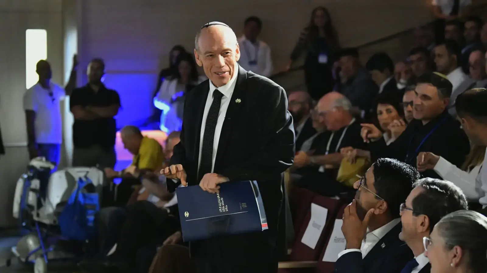 מבקר המדינה מתניהו אנגלמן. מבקר המדינה מתניהו אנגלמן.