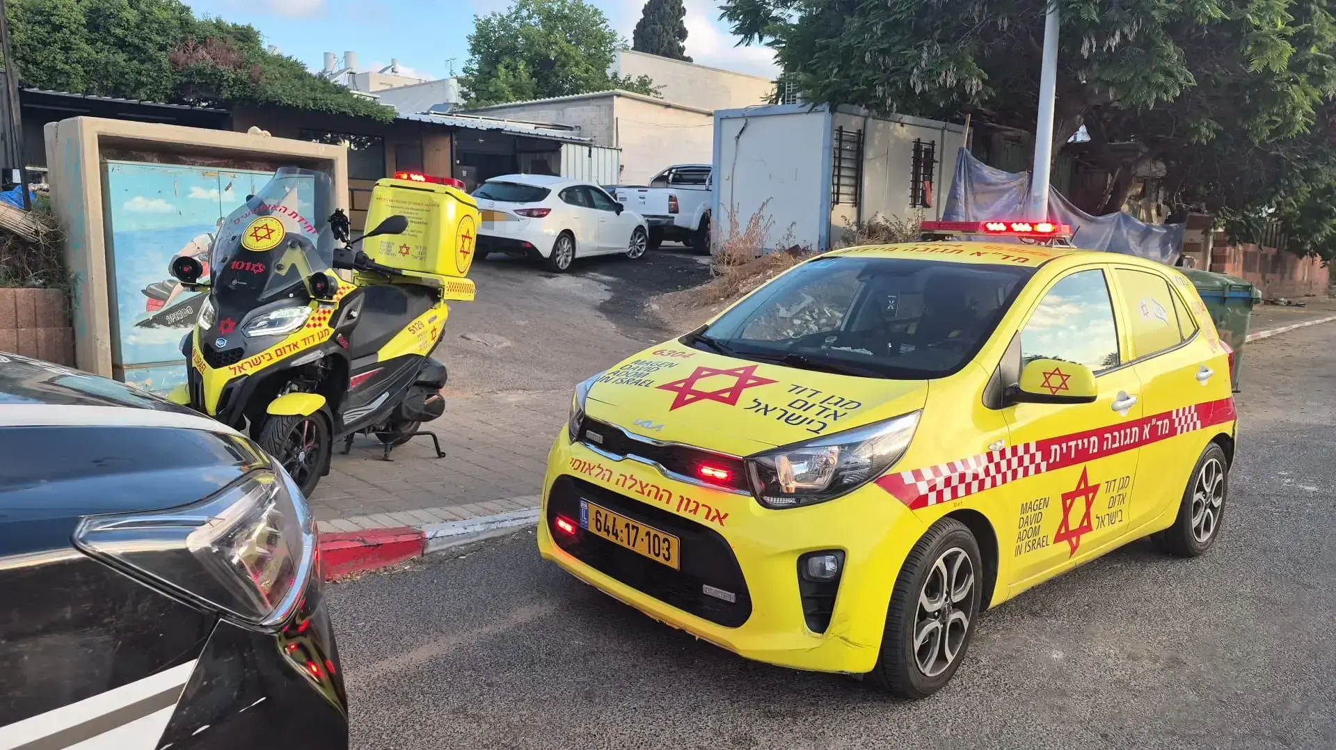 רב מוכר מנתניה נדקר למוות בישיבה - המשטרה פתחה במצוד אחר חשודים רב מוכר מנתניה נדקר למוות בישיבה - המשטרה פתחה במצוד אחר חשודים