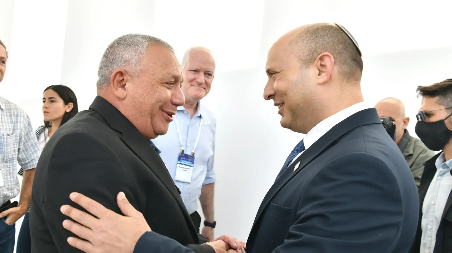 נפתלי בנט עם גדי איזנקוט, כנס הרצליה, 1 ביולי 2026 נפתלי בנט עם גדי איזנקוט, כנס הרצליה, 1 ביולי 2026