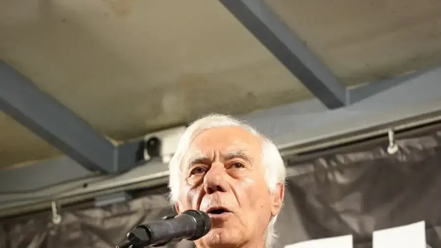 דוד אגמון, תת-אלוף במיל', בנאום בעצרת של התנועה לאיכות השלטון
4.7.26 דוד אגמון, תת-אלוף במיל', בנאום בעצרת של התנועה לאיכות השלטון
4.7.26
