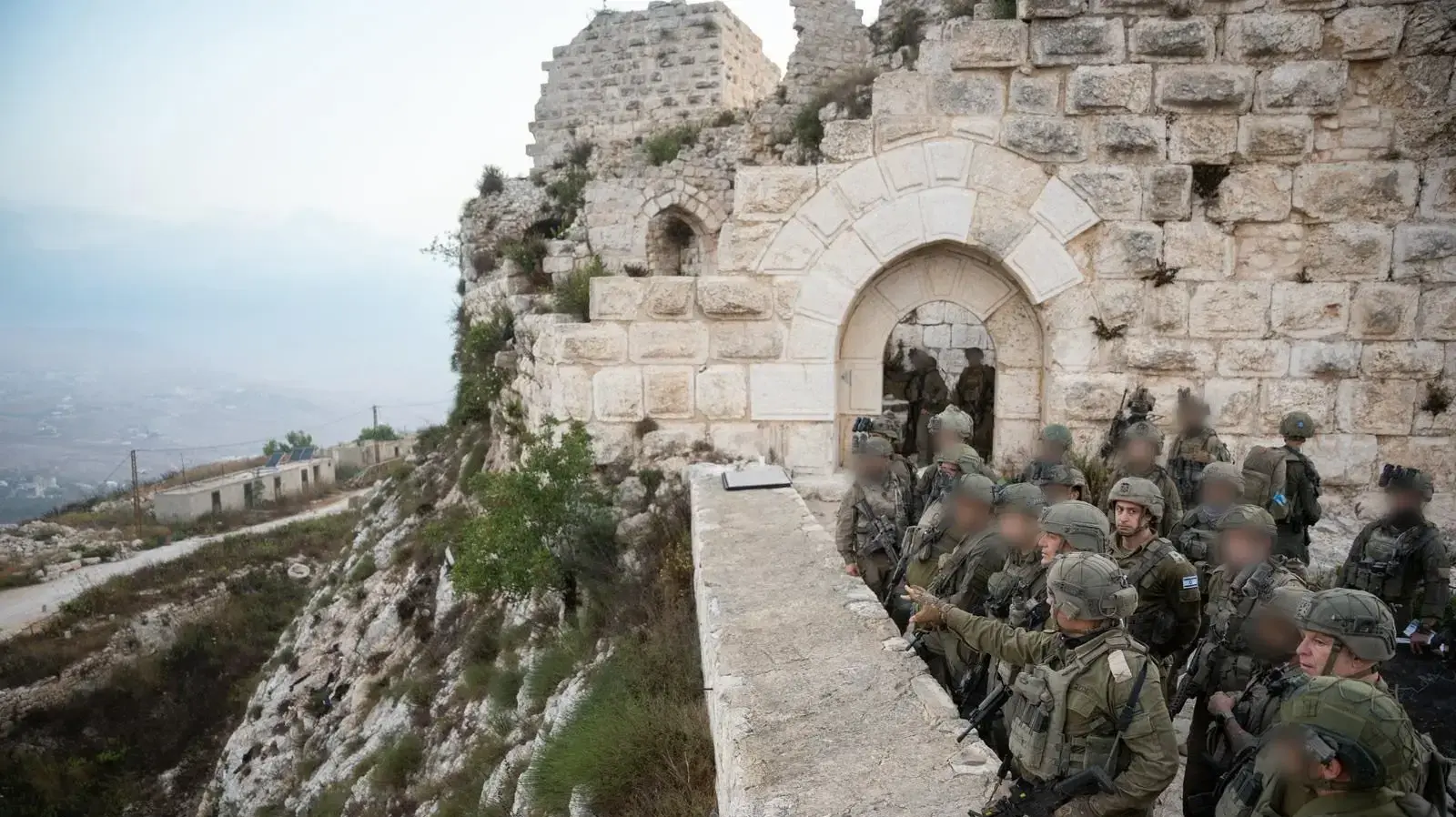 סיור הרמטכ״ל, אייל זמיר, ברכס הבופור, דרום לבנון, 5 ביולי 2026 סיור הרמטכ״ל, אייל זמיר, ברכס הבופור, דרום לבנון, 5 ביולי 2026