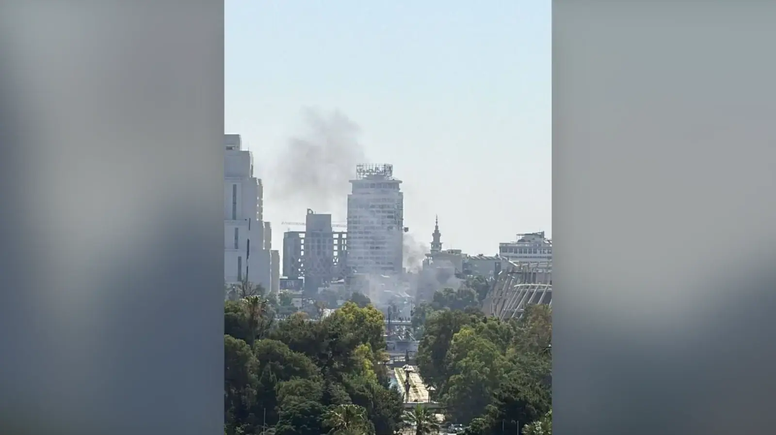 פיצוץ מטענים בדמשק סמוך למלון בו שוהה נשיא צרפת מקרון, 7 ביולי 2026