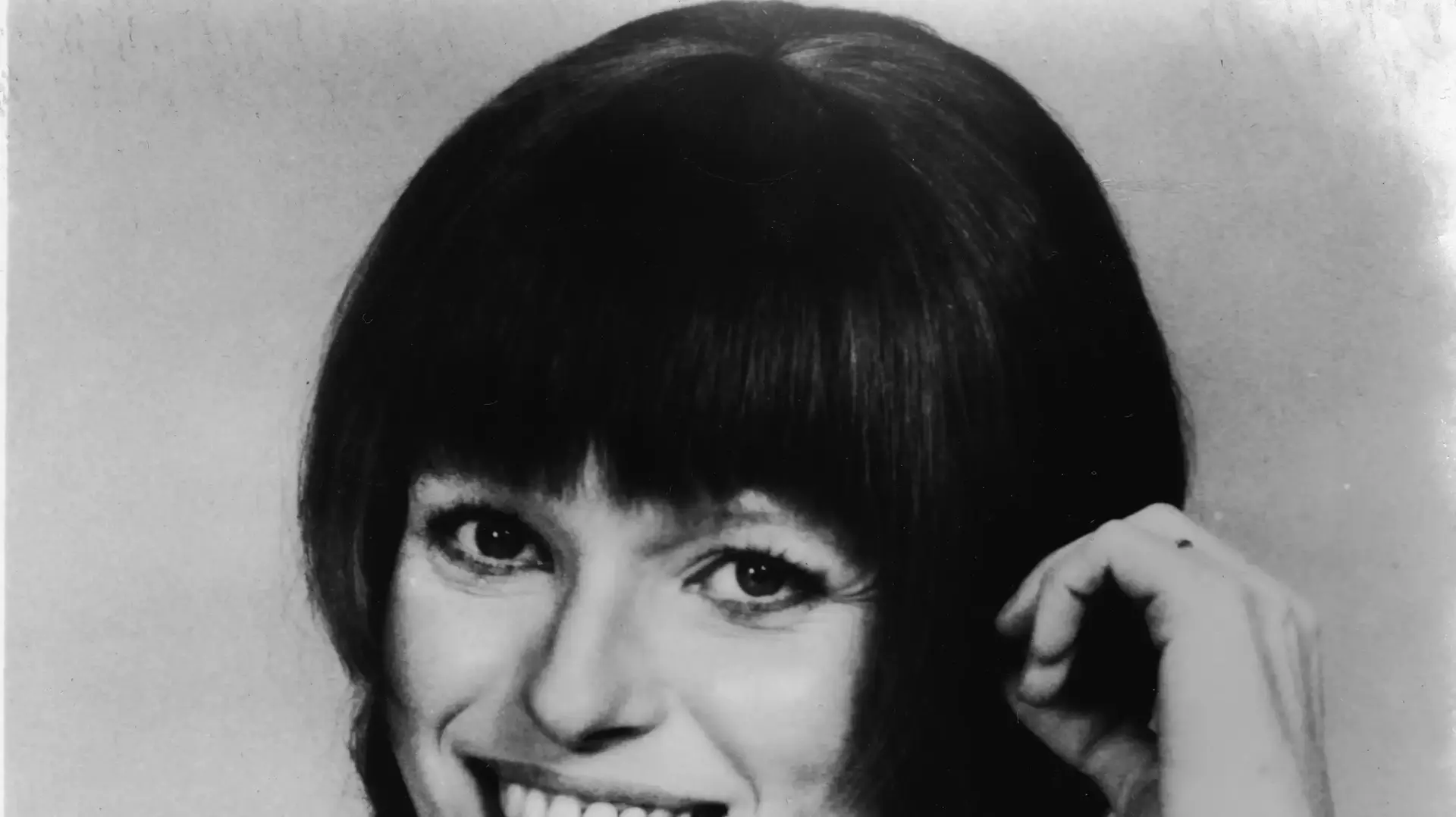 השחקנית לואיז לסר מתוך הסדרה "Mary Hartman, Mary Hartman", שנת 1976 השחקנית לואיז לסר מתוך הסדרה "Mary Hartman, Mary Hartman", שנת 1976