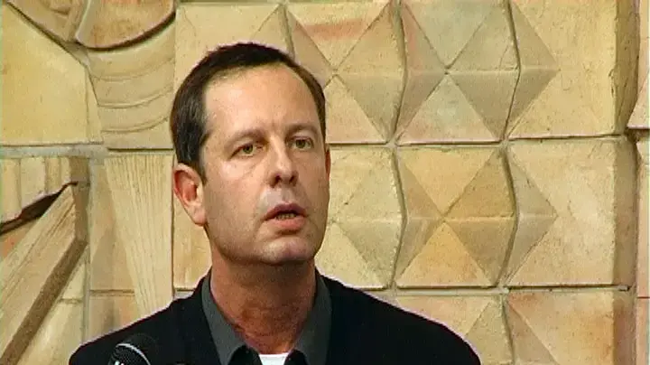 "כ אופיר פינס בכינוס מפלגת העבודה מדבר על אולמרט וברק בעקבות וינוגרד
