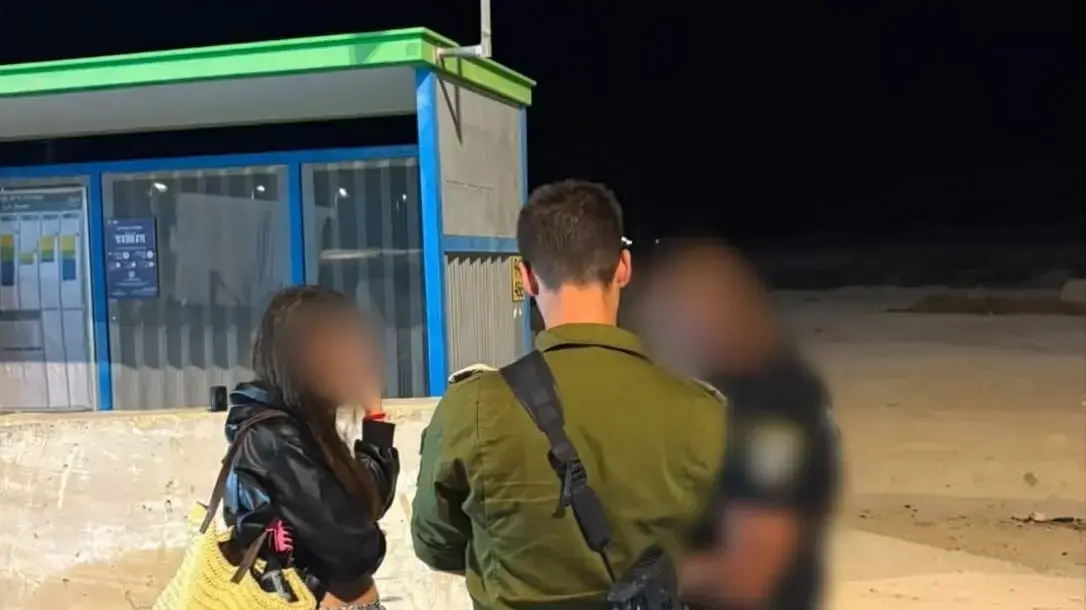 תיעוד העברת החיילת מיריחו לידי כוחות הביטחון תיעוד העברת החיילת מיריחו לידי כוחות הביטחון
