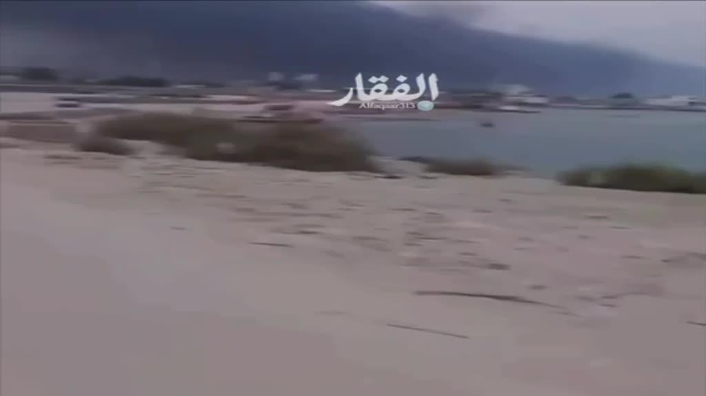 עשן באזור מצר הורמוז אחרי דיווח על תקיפה במצר, 12 ביולי 2026