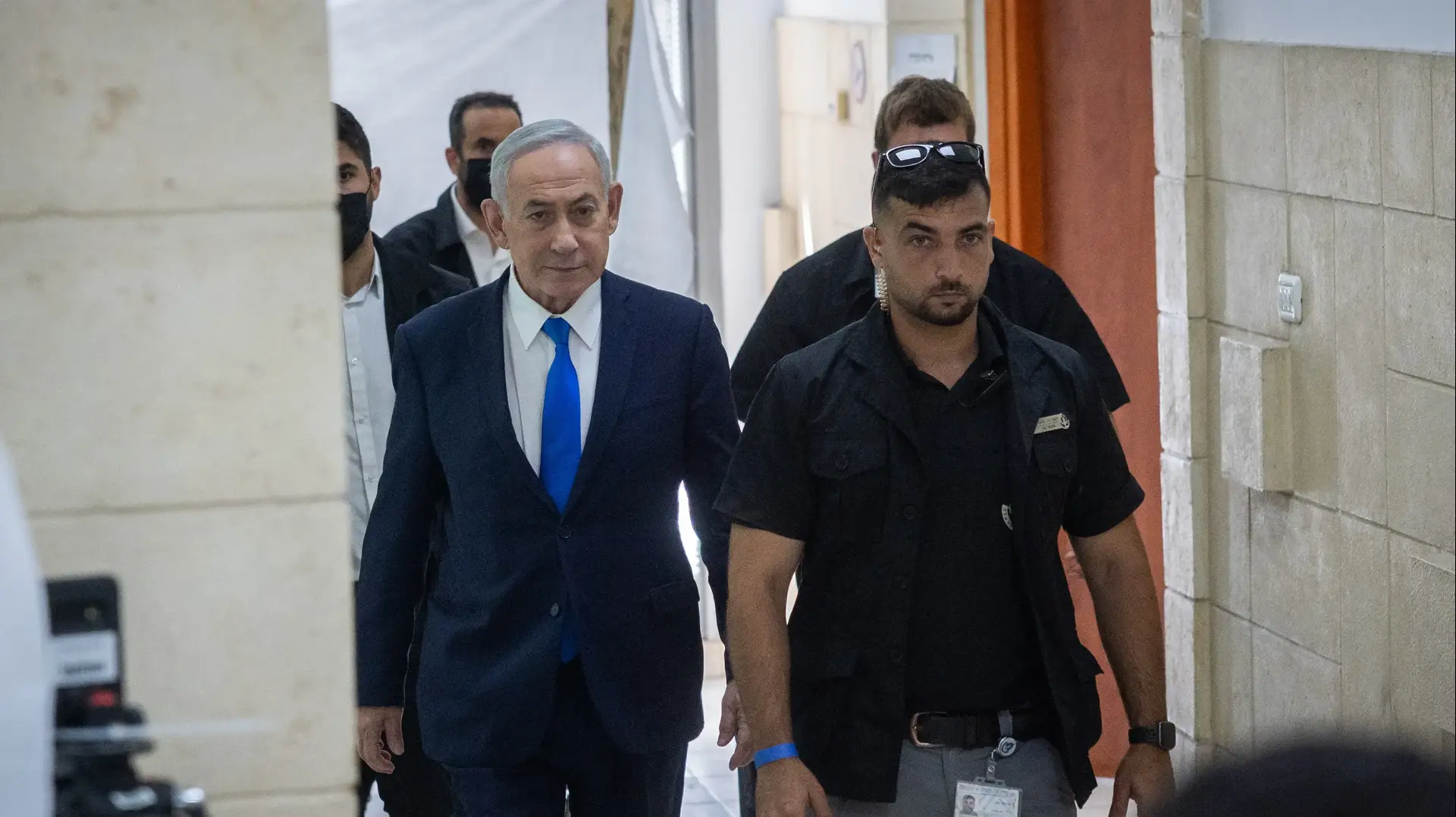 הגעת רה"מ בנימין נתניהו לעדות זאב אלקין, משפט תיקי האלפים, בימש מחוזי ירושלים, 15 ביולי 2026