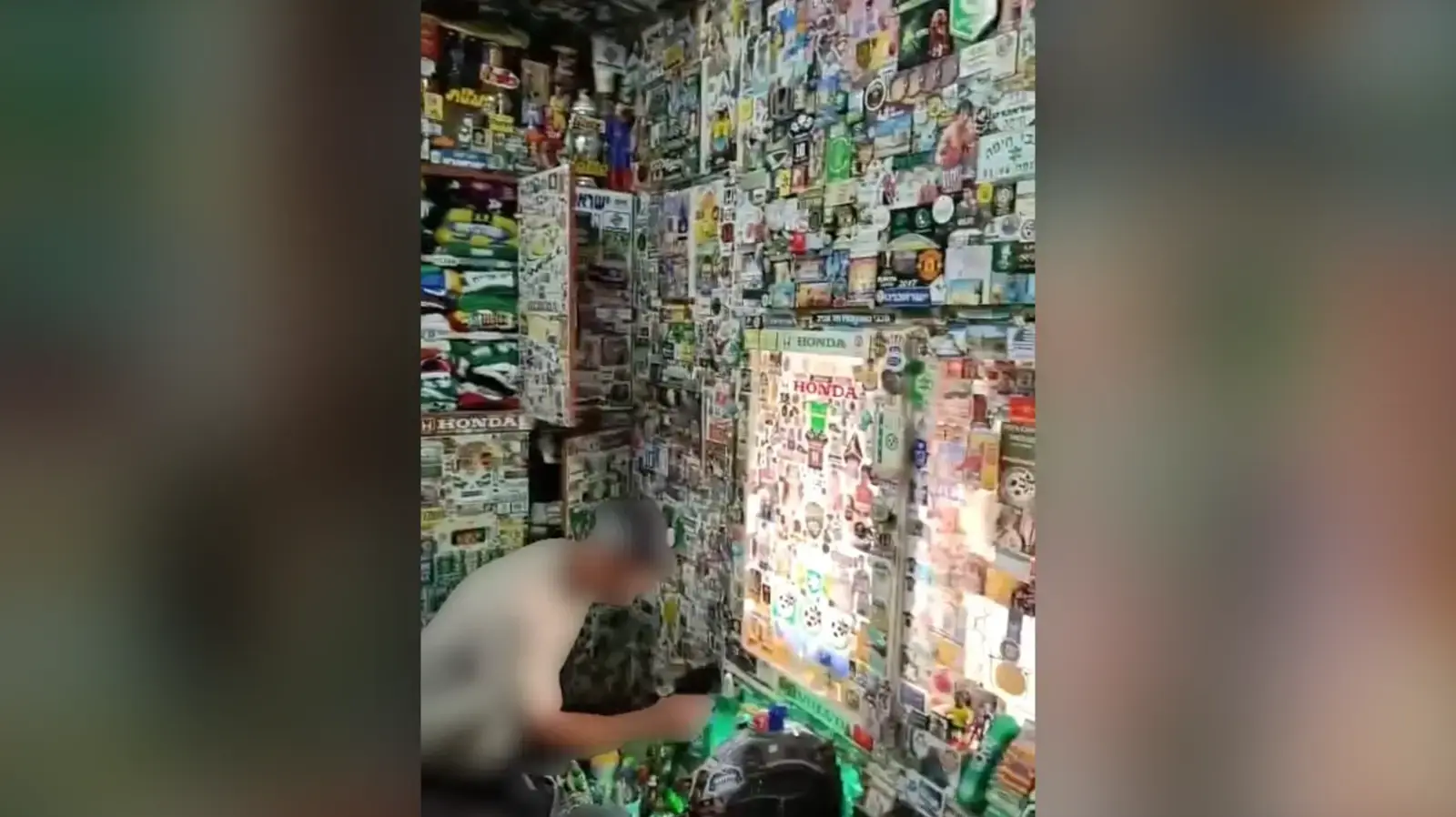 חדרו של אלון סויסה, חשוד בעבירות מין כלפי קטינות ברשת חדרו של אלון סויסה, חשוד בעבירות מין כלפי קטינות ברשת