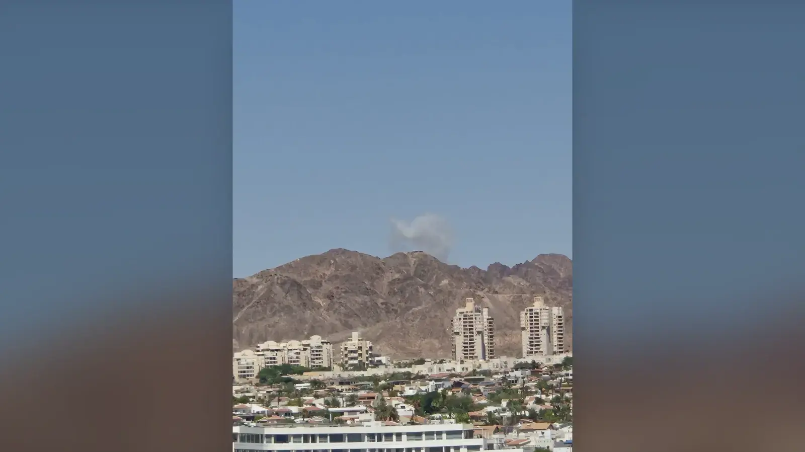 תיעוד נפילת טיל ששוגר מאיראן בעקבה כפי שנראה מאילת, 22 ביולי 2206 תיעוד נפילת טיל ששוגר מאיראן בעקבה כפי שנראה מאילת, 22 ביולי 2206