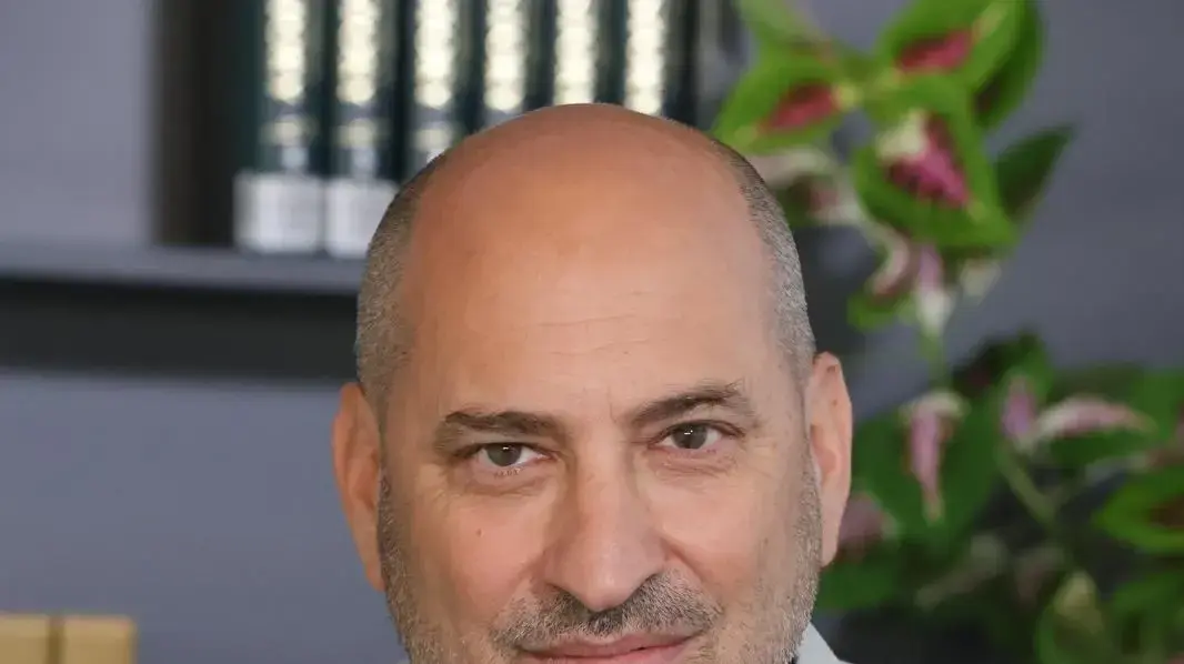 פרופ' יואב ספיר