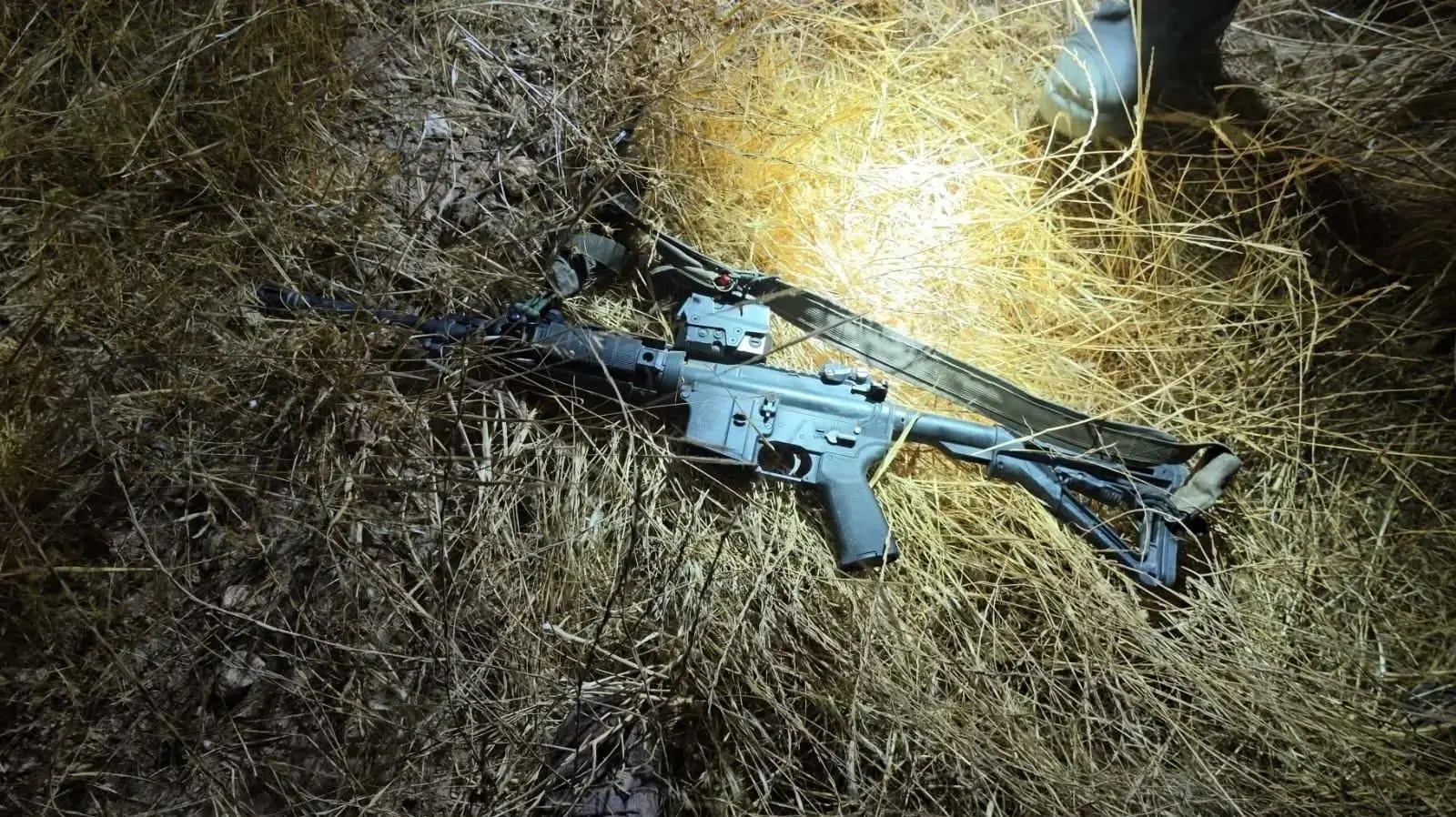הנשק שנגנב מישראלי ביישוב סוסיא ואותר ע"י כוחות צה"ל
25.7.26 הנשק שנגנב מישראלי ביישוב סוסיא ואותר ע"י כוחות צה"ל
25.7.26