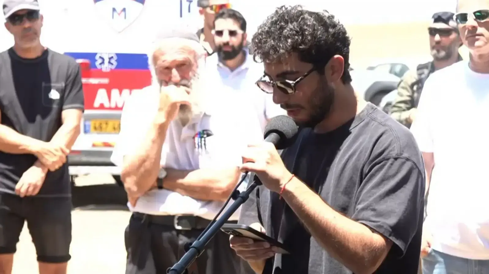 אופק בנה של זהבה שאול בהלוויתה, בית העלמין פוריה עילית 26 ביולי 2026 אופק בנה של זהבה שאול בהלוויתה, בית העלמין פוריה עילית 26 ביולי 2026
