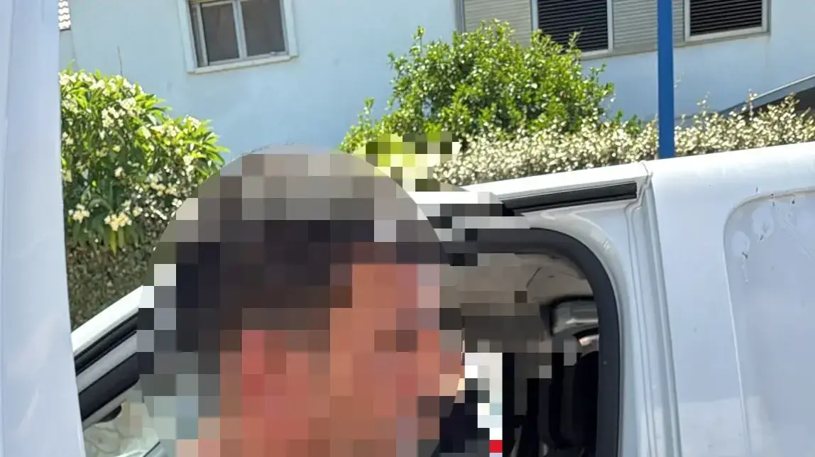 תושב אשדוד נעצר בחשד שהסיע שב”חים, ניסה לדרוס שוטר ונמלט
27.7.26 תושב אשדוד נעצר בחשד שהסיע שב”חים, ניסה לדרוס שוטר ונמלט
27.7.26