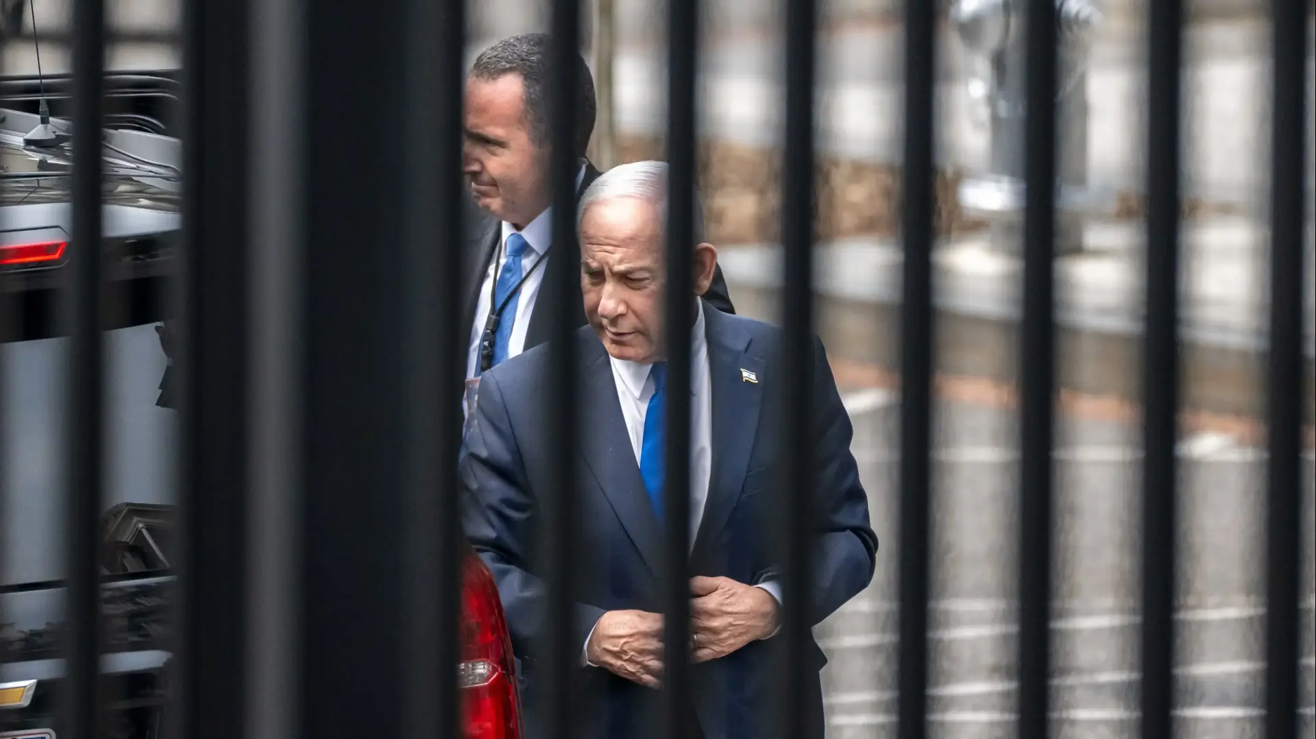 בנימין נתניהו נכנס לפגישה עם נשיא ארה"ב דונלד טראמפ בית הלבן, 28 ביולי 2026 בנימין נתניהו נכנס לפגישה עם נשיא ארה"ב דונלד טראמפ בית הלבן, 28 ביולי 2026