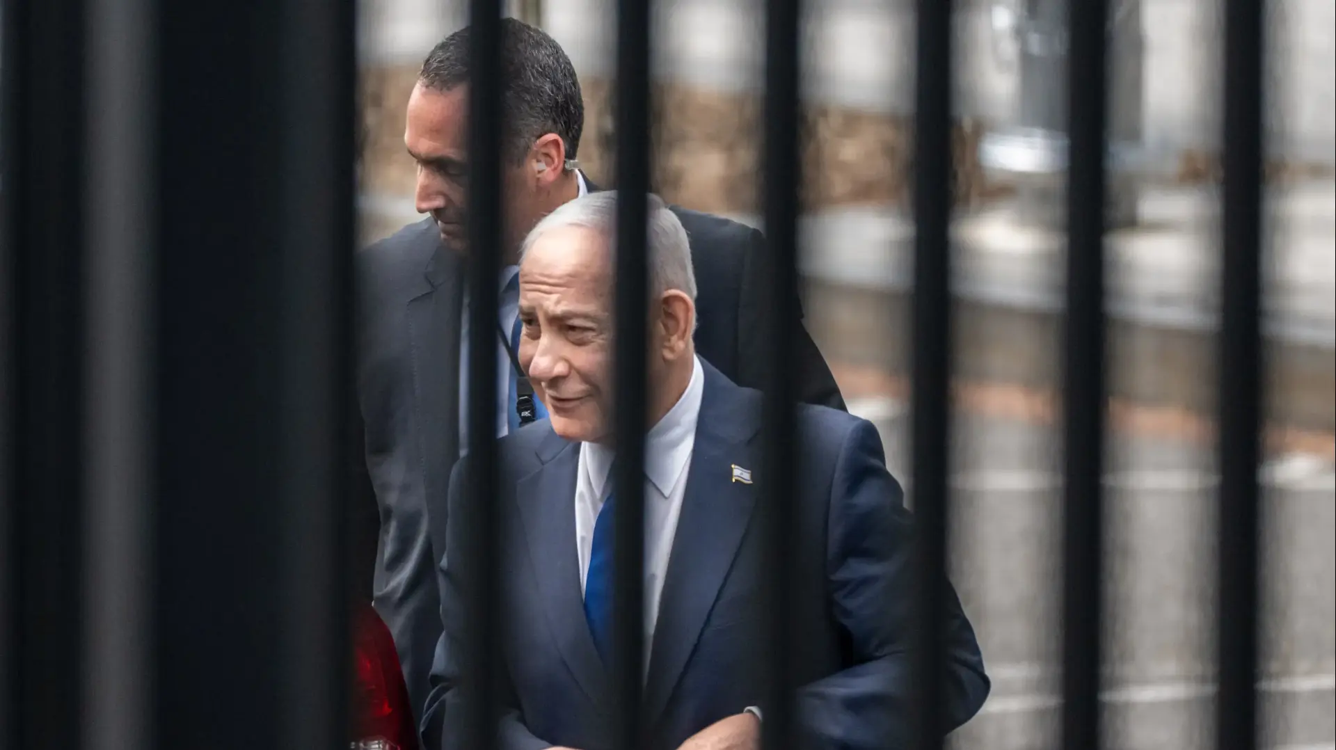בנימין נתניהו נכנס לפגישה עם נשיא ארה"ב דונלד טראמפ בית הלבן, 28 ביולי 2026 בנימין נתניהו נכנס לפגישה עם נשיא ארה"ב דונלד טראמפ בית הלבן, 28 ביולי 2026