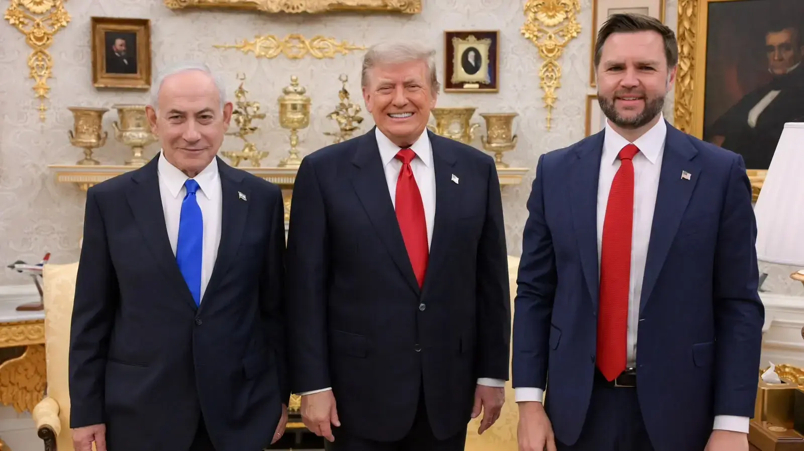 ראש הממשלה בנימין נתניהו בפגישה עם נשיא ארה״ב דונלד טראמפ וסגן נשיא ארה"ב ג'יי די ואנס, הבית הלבן, וושינגטון, 28 ביולי 2026 ראש הממשלה בנימין נתניהו בפגישה עם נשיא ארה״ב דונלד טראמפ וסגן נשיא ארה"ב ג'יי די ואנס, הבית הלבן, וושינגטון, 28 ביולי 2026