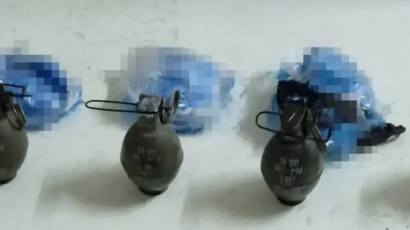 טיל לאו, אקדחים ורימוני רסס החשודים כגנובים מצה”ל נמצאו במקלט ברמלה טיל לאו, אקדחים ורימוני רסס החשודים כגנובים מצה”ל נמצאו במקלט ברמלה