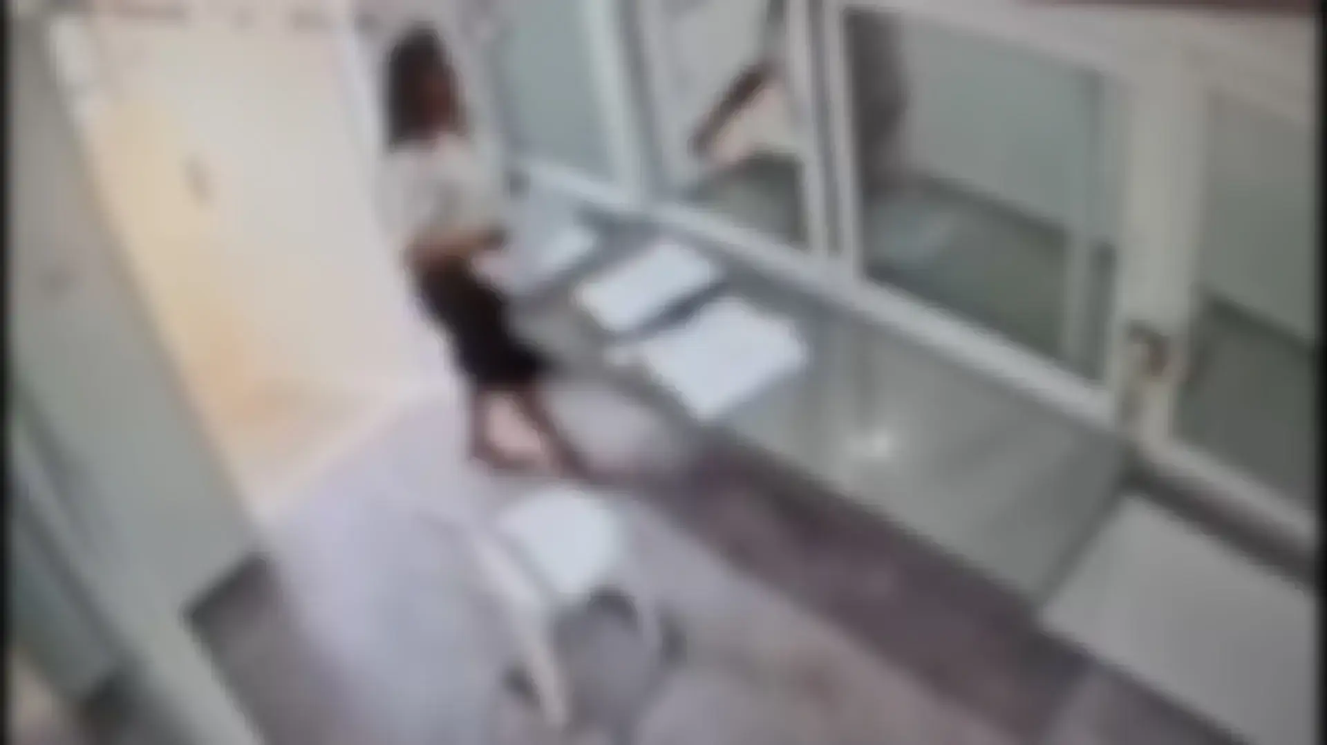 חשד עורכת הדין מחדירה סם לאסיר במהלך ביקור בכלא  תיעוד