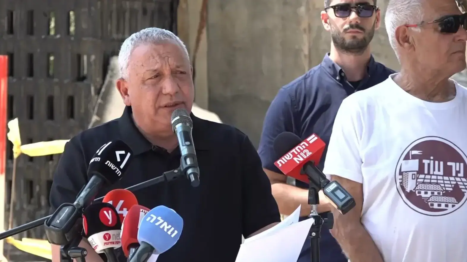 גדי איזנקוט מציג מתווה להקמת מנדט וועדת החקירה הממלכתית לחקר טבח השבעה באוקטובר, קיבוץ ניר עוז. 5 באוגוסט 2026 גדי איזנקוט מציג מתווה להקמת מנדט וועדת החקירה הממלכתית לחקר טבח השבעה באוקטובר, קיבוץ ניר עוז. 5 באוגוסט 2026