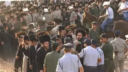 הפגנת חרדים בירושלים נגד נסיעה בשבת בכביש מספר 1, 1991 הפגנת חרדים בירושלים נגד נסיעה בשבת בכביש מספר 1, 1991