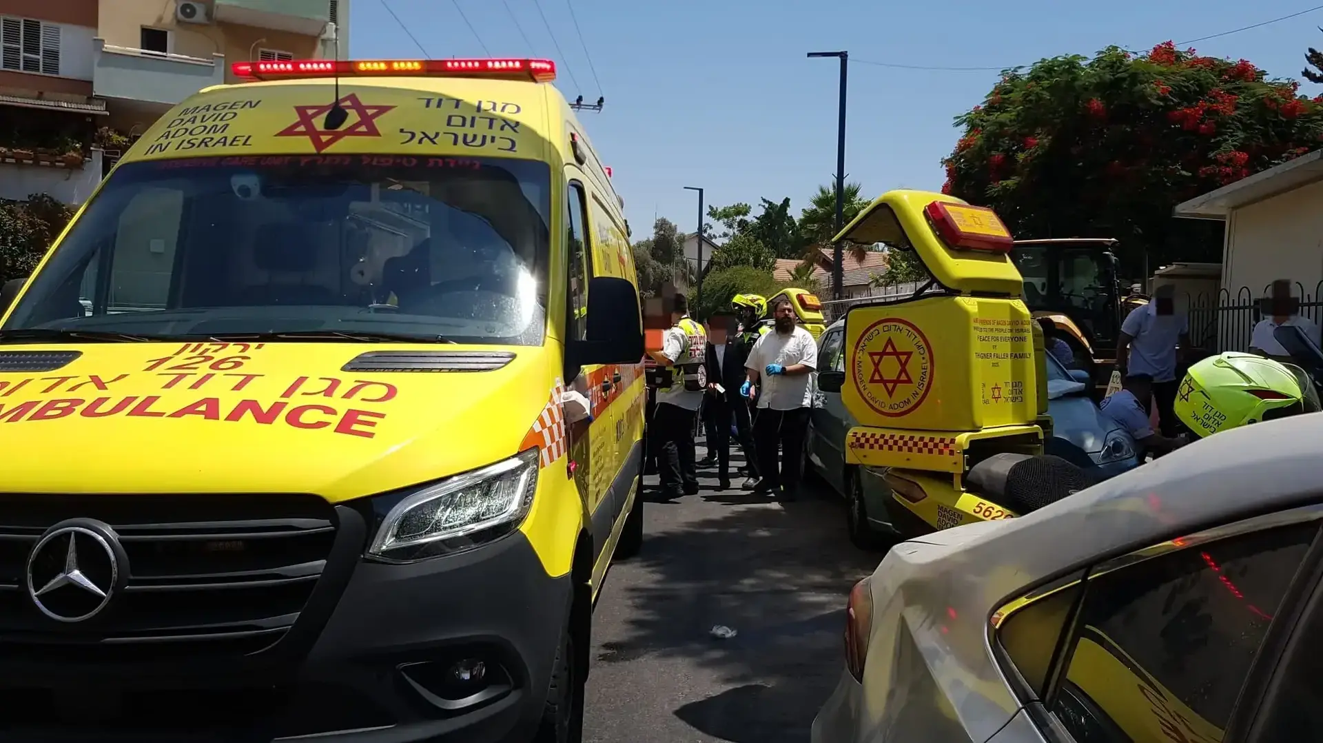 פעולות החייאה בילד כבן חמש, שנמצא מחוסר הכרה ברכב, לוד, 9 באוגוסט 2026
