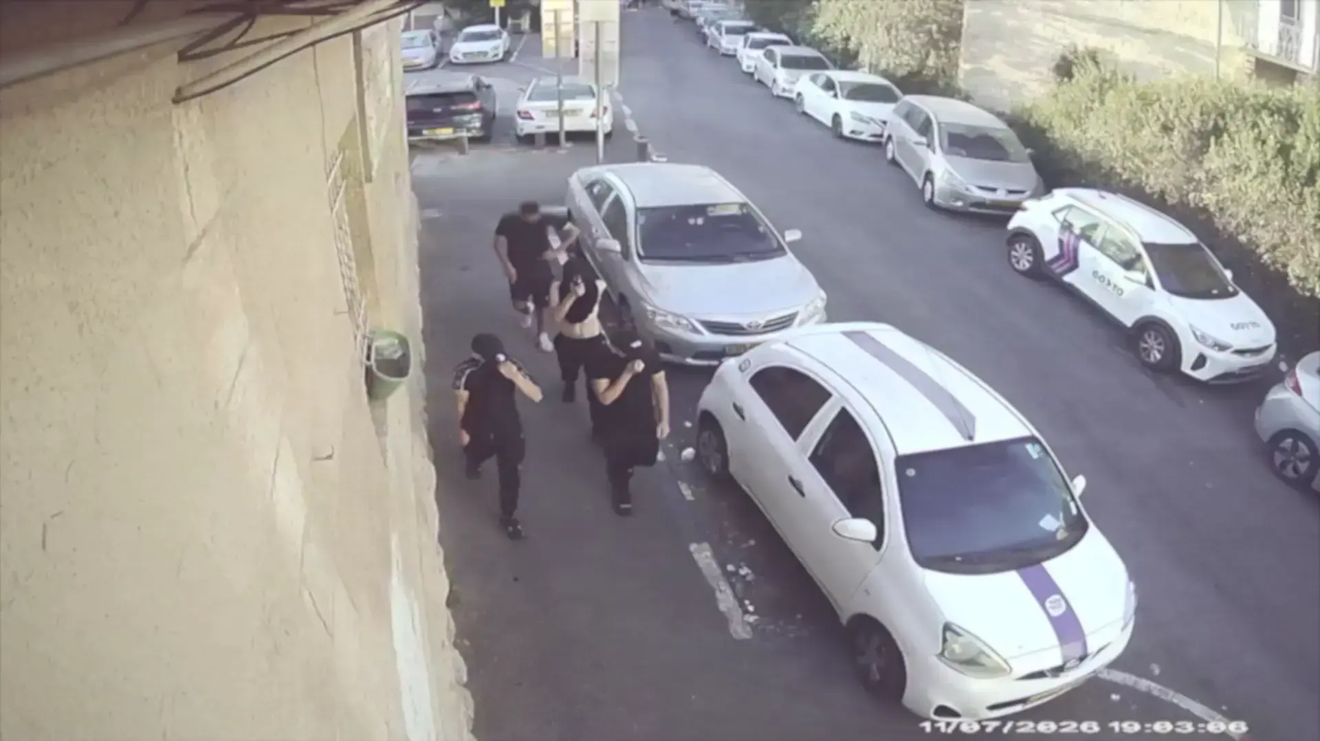 תיעוד מצלמות אבטחה מאירוע הרצח של בניהו רזי, שכונת נחלאות ירושלים תיעוד מצלמות אבטחה מאירוע הרצח של בניהו רזי, שכונת נחלאות ירושלים