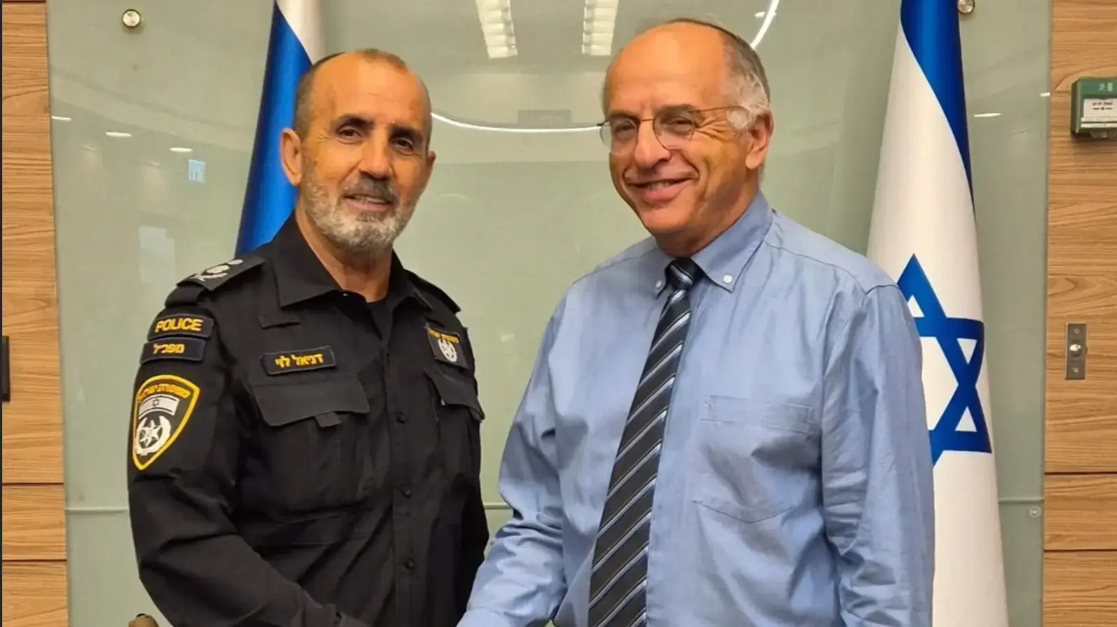 יו"ר ועדת הבחירות המרכזית, השופט נעם סולברג עם מפכ"ל משטרת ישראל, רב־ניצב דני לוי