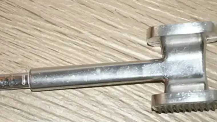 כלי הרצח ששימשו לרצח בניהו רזי