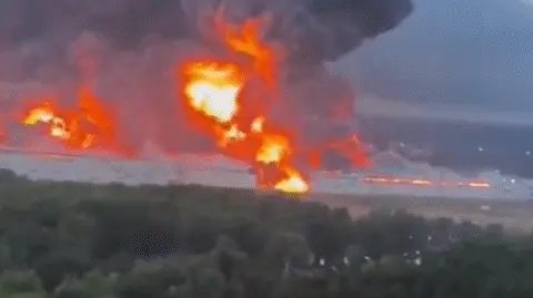 שריפות ענק במוסקבה רוסיה לאחר תקיפות אוקראיניות