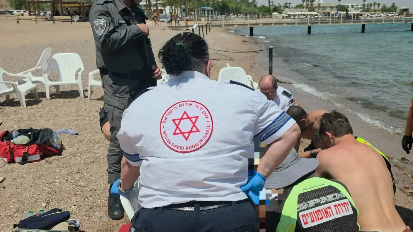 גבר טבע למוות בחוף האלמוגים באילת