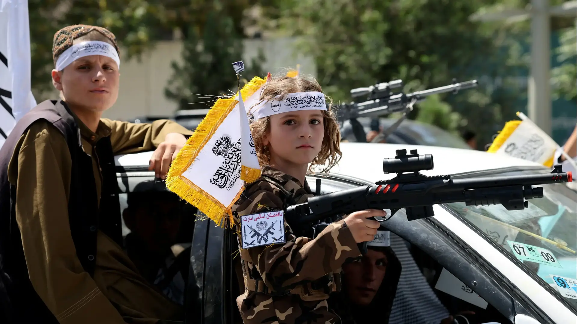 עצרת של הטליבאן לציון חמש שנים לשלטון, מחוץ לשגרירות ארה"ב לשעבר בקאבול, אפגניסטן, 15 באוגוסט 2026 עצרת של הטליבאן לציון חמש שנים לשלטון, מחוץ לשגרירות ארה"ב לשעבר בקאבול, אפגניסטן, 15 באוגוסט 2026