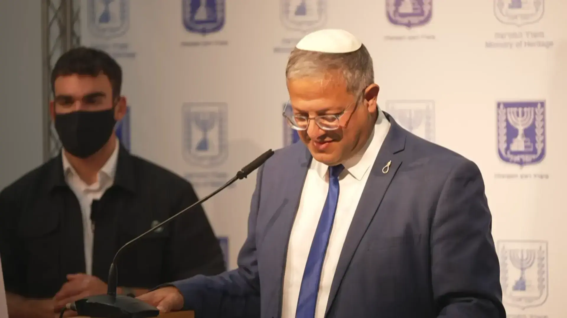 איתמר בן גביר במסיבת עיתונאים על מציאת האלטלנה, מוזיאון האצל איתמר בן גביר במסיבת עיתונאים על מציאת האלטלנה, מוזיאון האצל