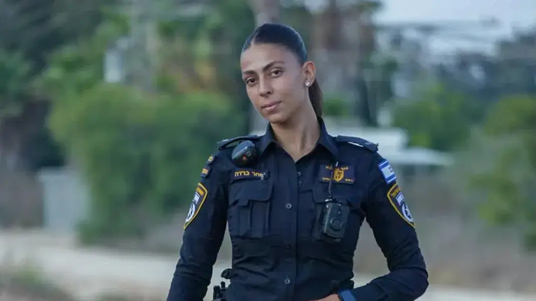 הכלבה המשטרתית ונום הכלבה המשטרתית ונום