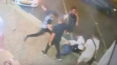תושב אילת עבר לינץ לאחר שהעיר לחשודים לצאת מרכבו