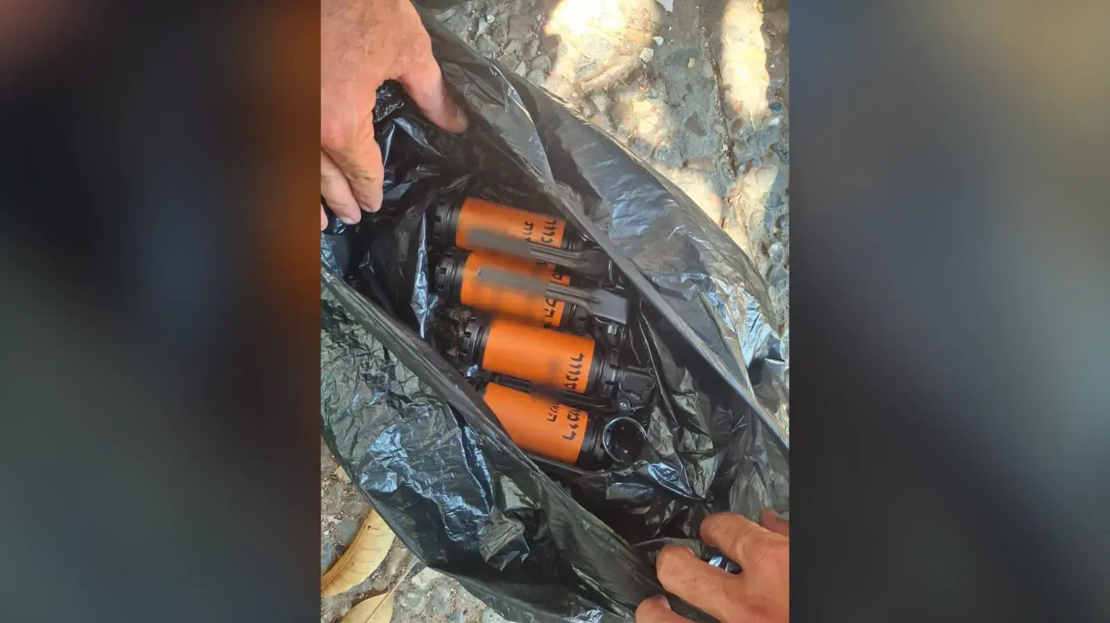 ארבעה רימוני הלם צבאיים נמצאו על ידי כוחות המשטרה בדירה ברמת השרון