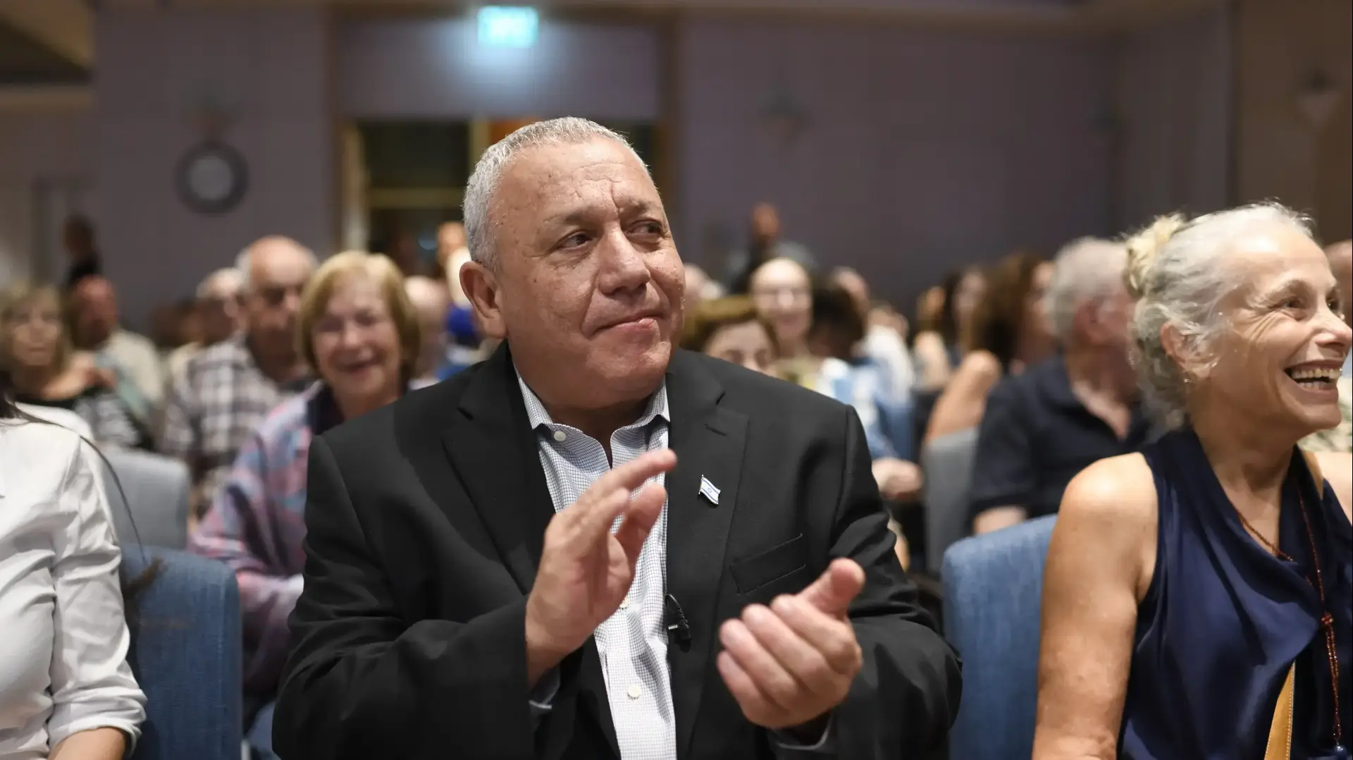 גדי איזנקוט, מנהיג מפלגת "ישר" ולשעבר הרמטכ"ל, נואם במהלך עצרת בחירות בנורדיה