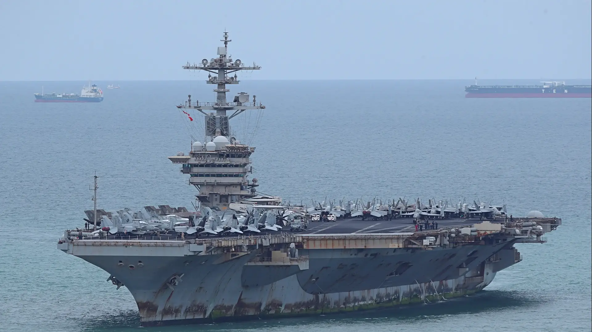 נושאת המטוסים האמריקנית USS Abraham Lincoln נושאת המטוסים האמריקנית USS Abraham Lincoln
